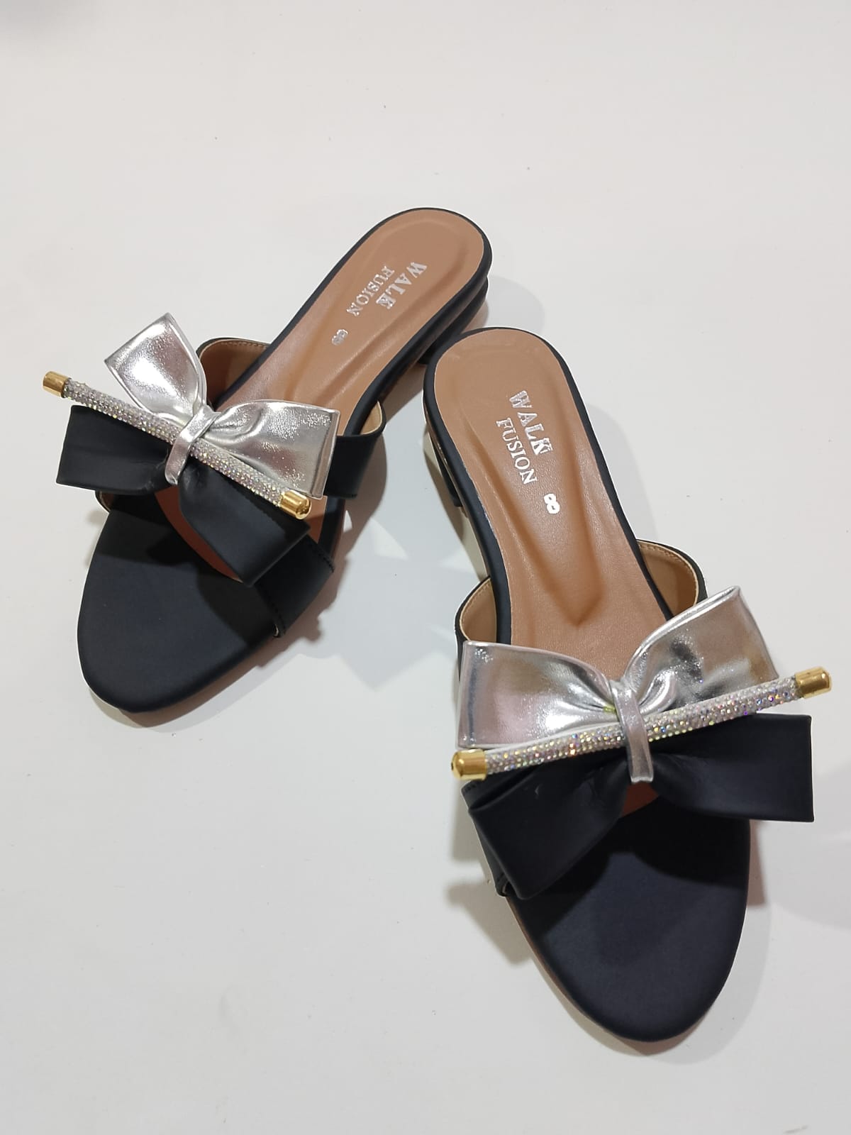 Walk Fusion Luxe Rhinestone-Accented Bow Slides – Elegant Slip-On Flat Sandals ( SIZE 10 )